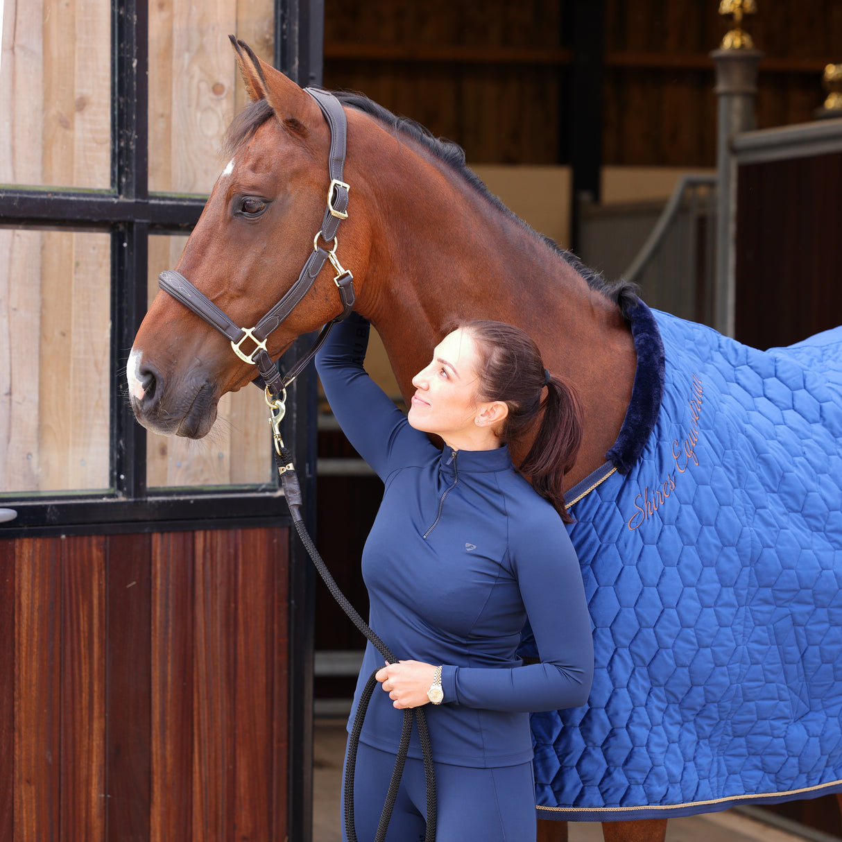 Shires Deluxe Quilted Show Rug #colour_navy