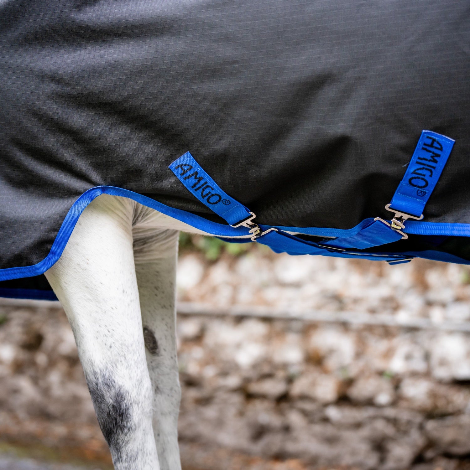 Horseware Ireland Amigo Ripstop 900 0g Turnout Rug #colour_black-classic-blue