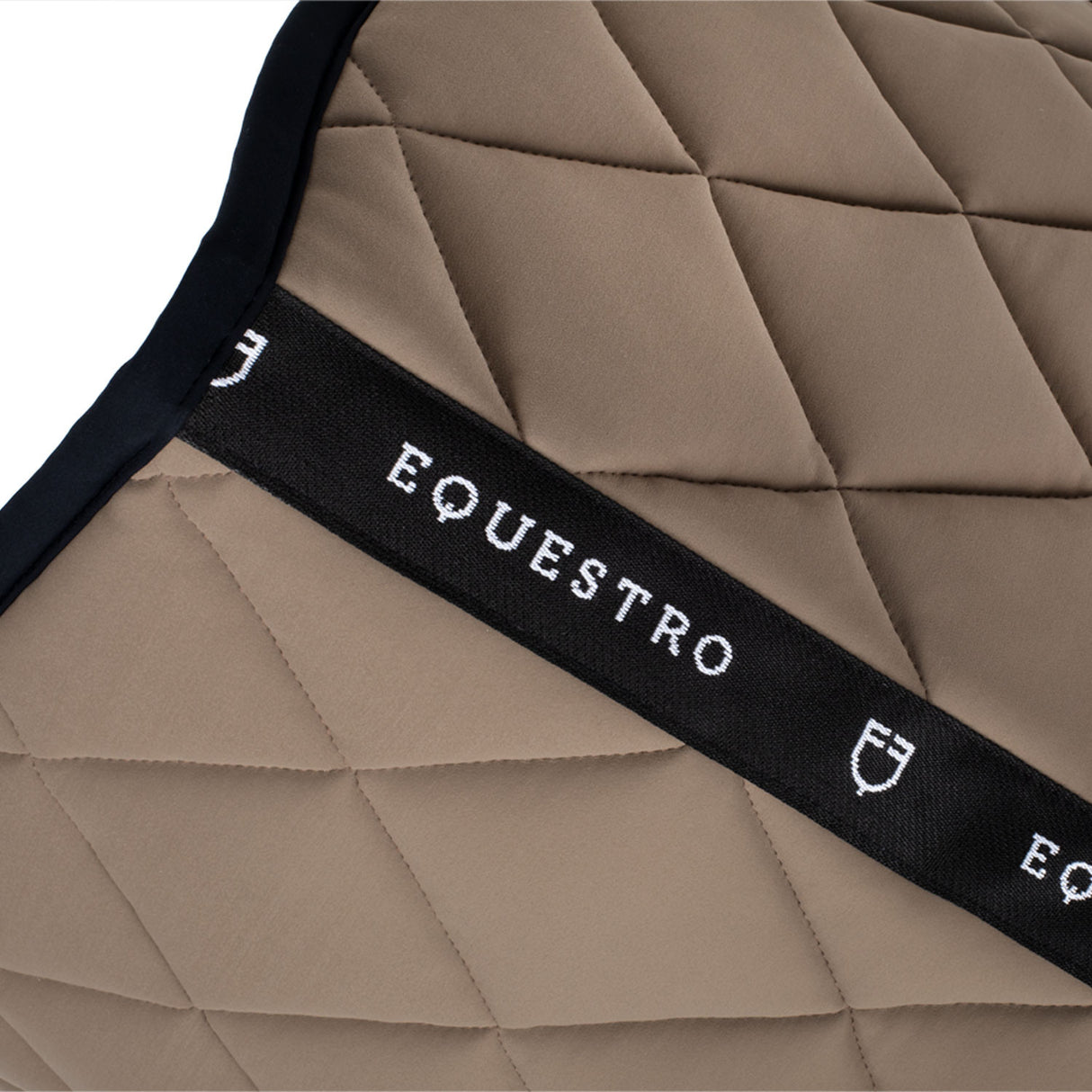Dressage saddle pad in technical fabric