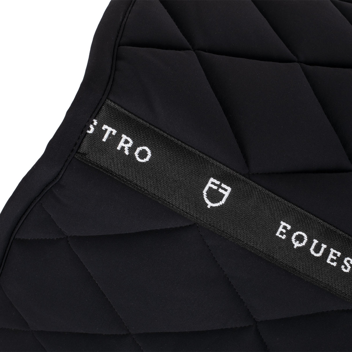 Dressage saddle pad in technical fabric