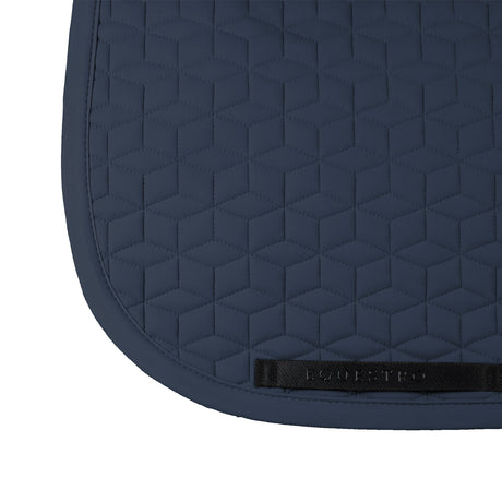 Dressage saddle pad with cube quilting